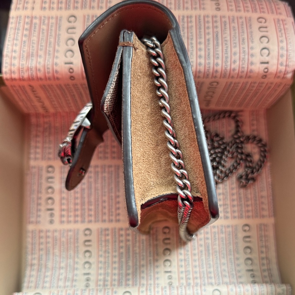 Gucci Beige and Brown Patterned Clutch with Silver Detail - Picture 6 of 8